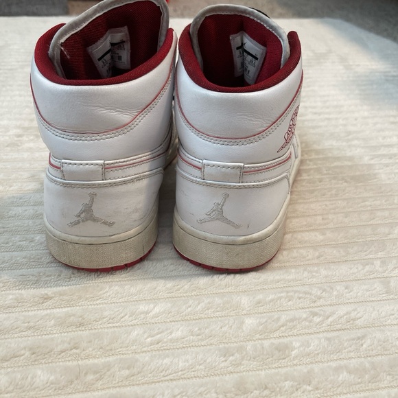Jordan 1 Retro Mid main image 3